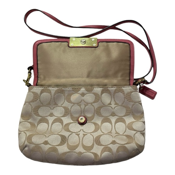 Coach Kristin Signature East/West Crossbody
Brass/Cream Light Khaki/Pink F22302 - Picture 3 of 8